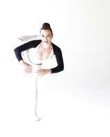 Flexy babe Capri Anderson demonstrates tiny boobies and nice ass