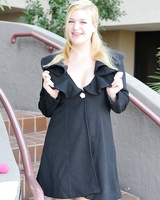 Curvylicious amateur bimbo Danielle opens her pink vagina really wide outdoors