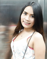 Cute Thai girl oozes sperm from her bald pussy after fucking a Farang