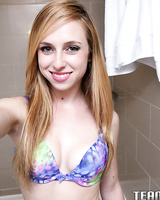 Sexy babe Taylor Whyte is taking selfies in her bathroom while naked