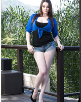 Curvy amateur in jeans shorts Tessa Lane getting naked outdoor