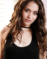 Gorgeous Ziggy Star taking her sexy jeans off and displays an amazing body