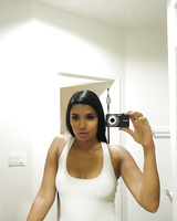 Big assed girl makes a self shot of her curvaceous body for her boyfriend