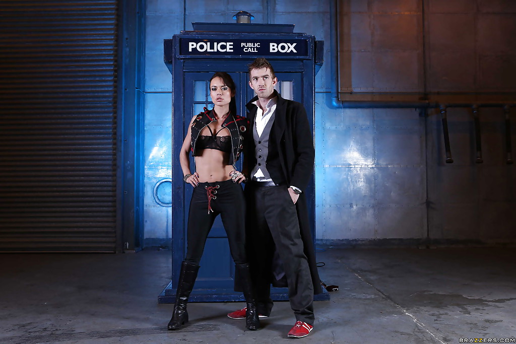 Huge cock loving babe Franceska giving a sloppy blowjob