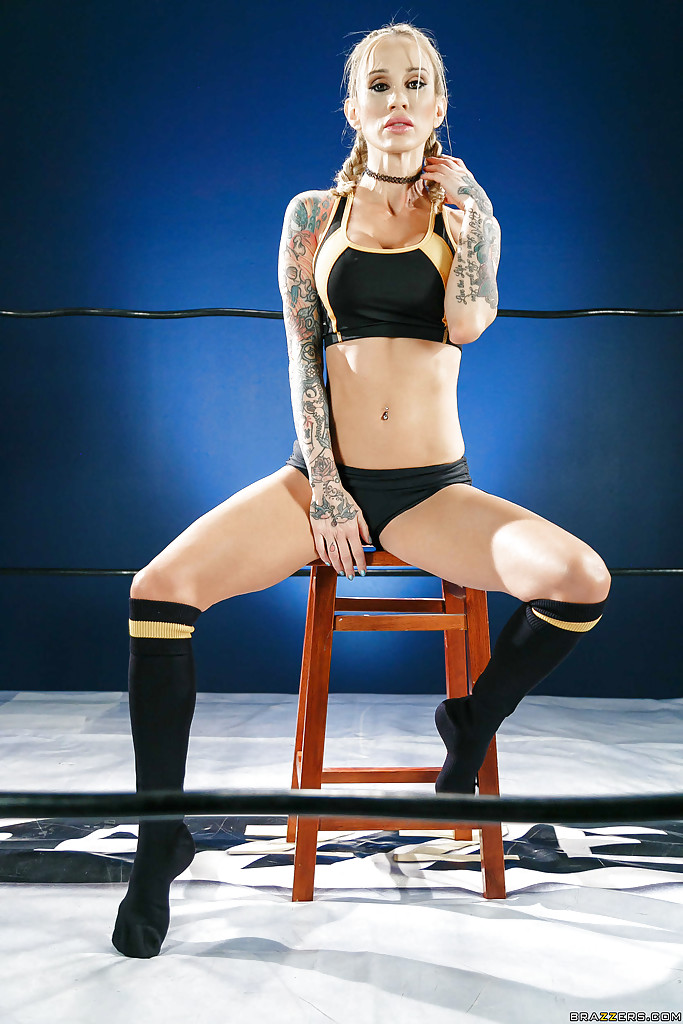 Tatted blonde Sarah Jessie releasing round tits from sports bra