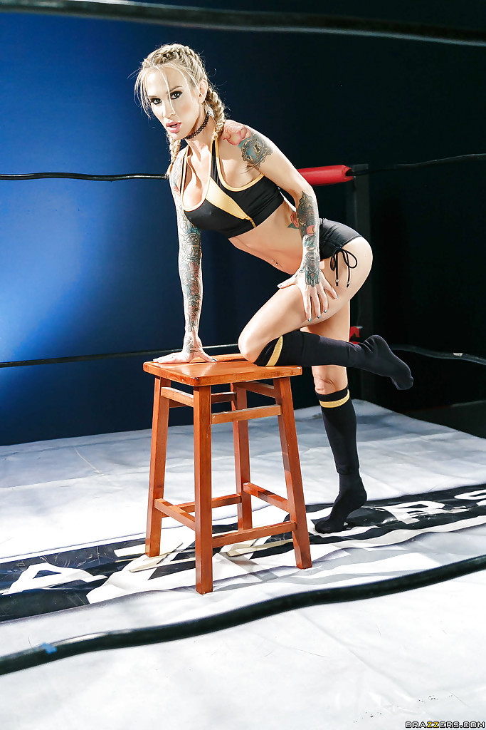 Tatted blonde Sarah Jessie releasing round tits from sports bra