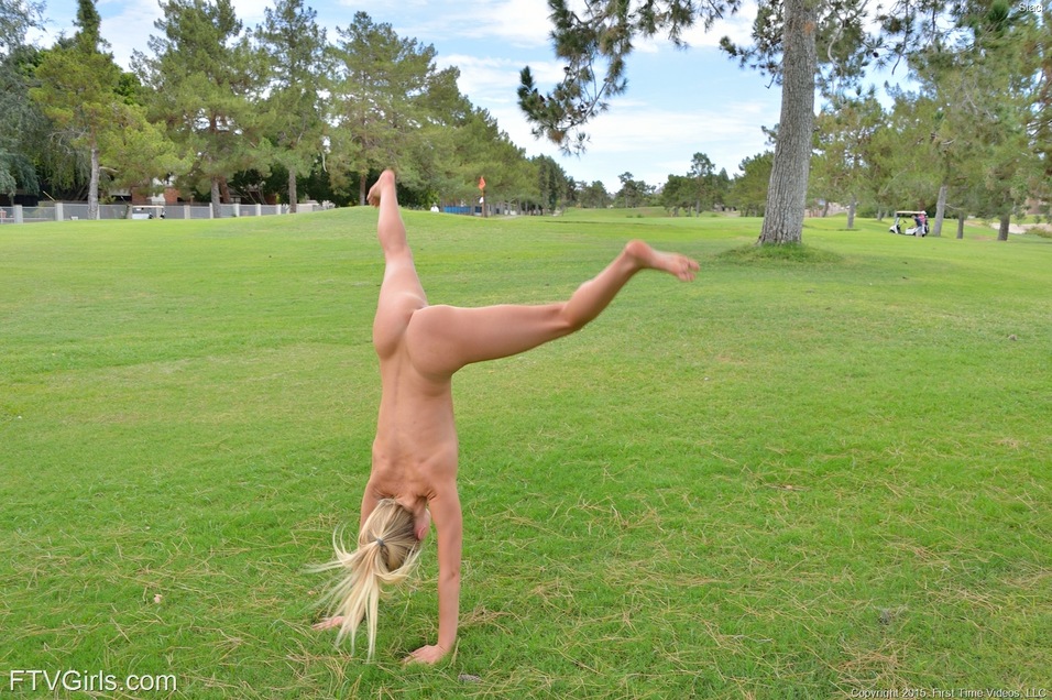 Sexy blonde teen unleashes her exhibitionist side by going naked in a park