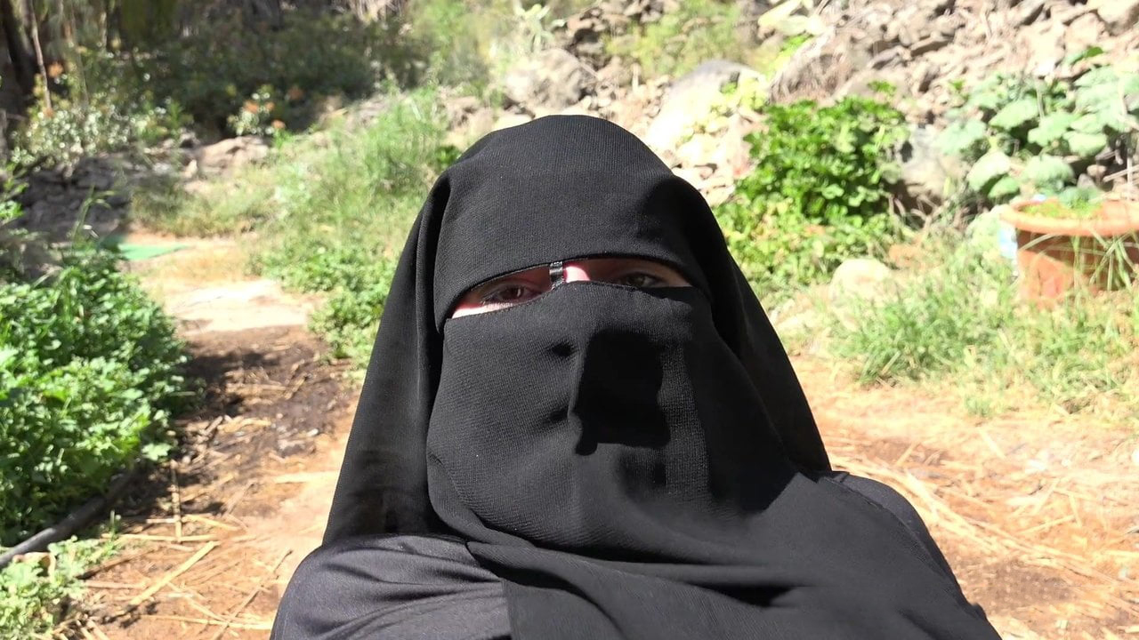 Cum on her black niqab