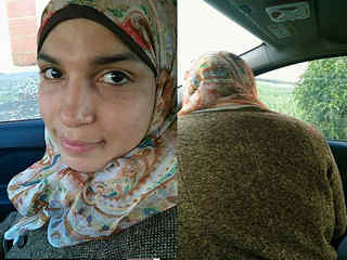 Egyptian Hijab Porn - egypt hijab playing in car freehdx | DixyPorn.com