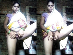 Exclusive- Indian Bhabhi Showing Her Pussy And Fingering