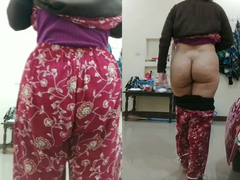 Super hot Pakistani girl displaying her fleshy ass on camera like a XXX slut