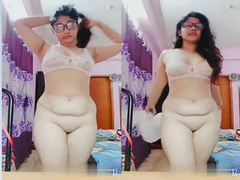 Chubby Desi with thick thighs and a pretty face wears glasses for the XXX fun