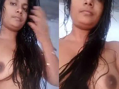Soni is a wet Desi woman with sexy lips and massive boobs that enjoys XXX fun