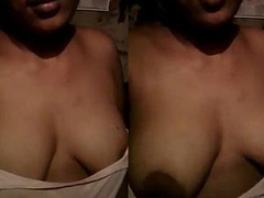 Desi whore with some fantastic boobs is not ashamed to show off XXX style