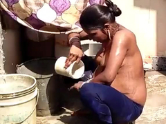 Pregnant Desi Girl Bathing Outdoors - Hidden camera captures XXX show